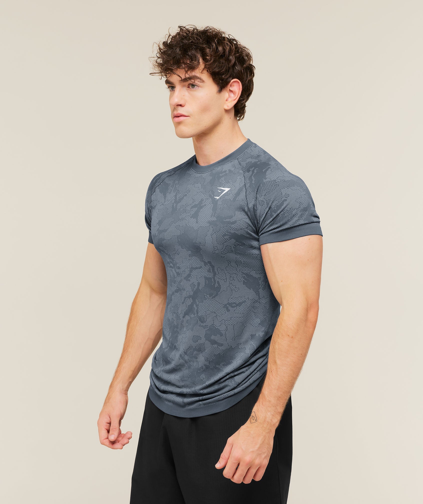 Gymshark Geo Seamless T-Shirt 'Shadow Blue Tranquil Blue'