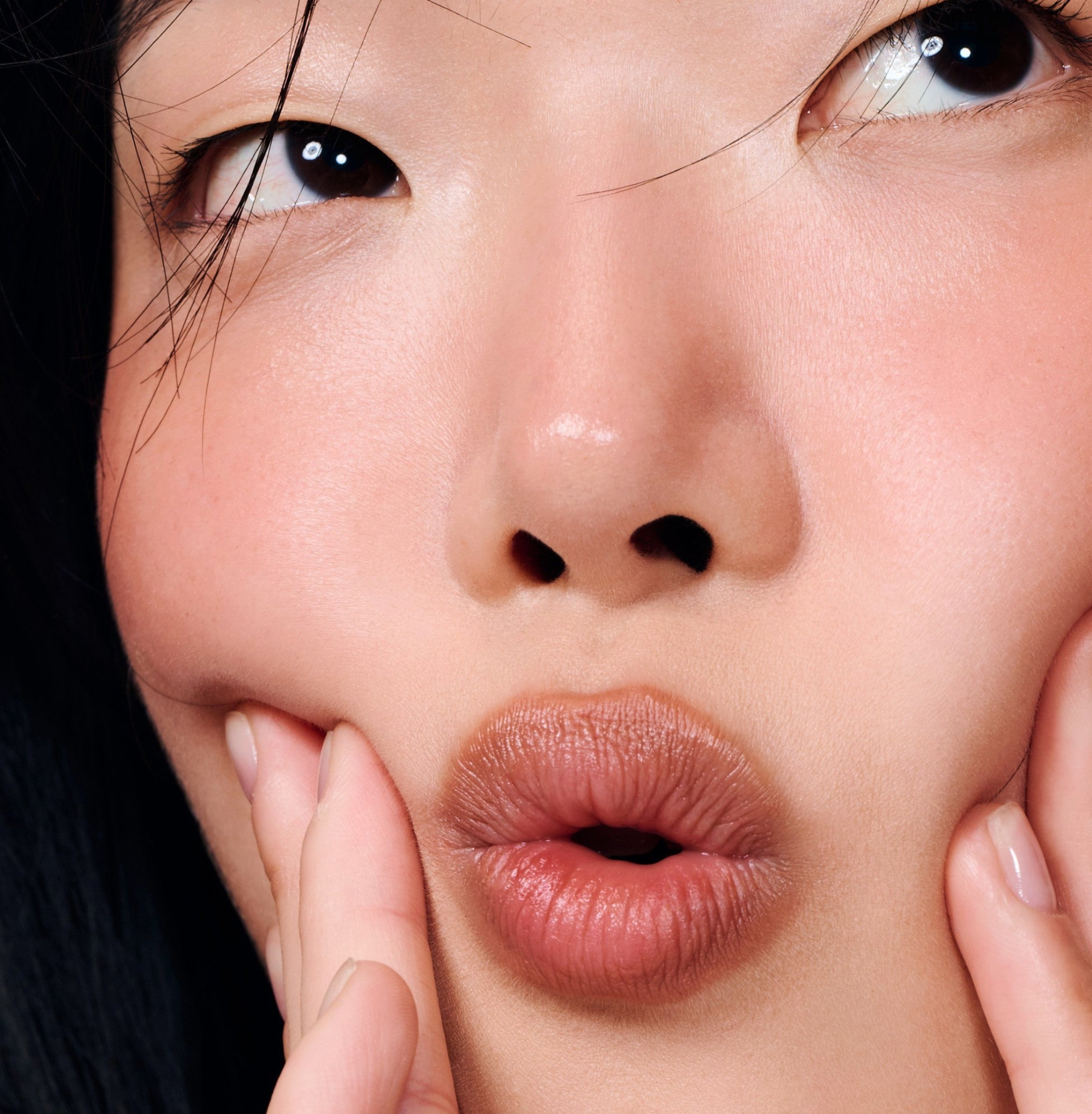 Rhode Peptide Lip Shape 'bend - soft peachy beige'