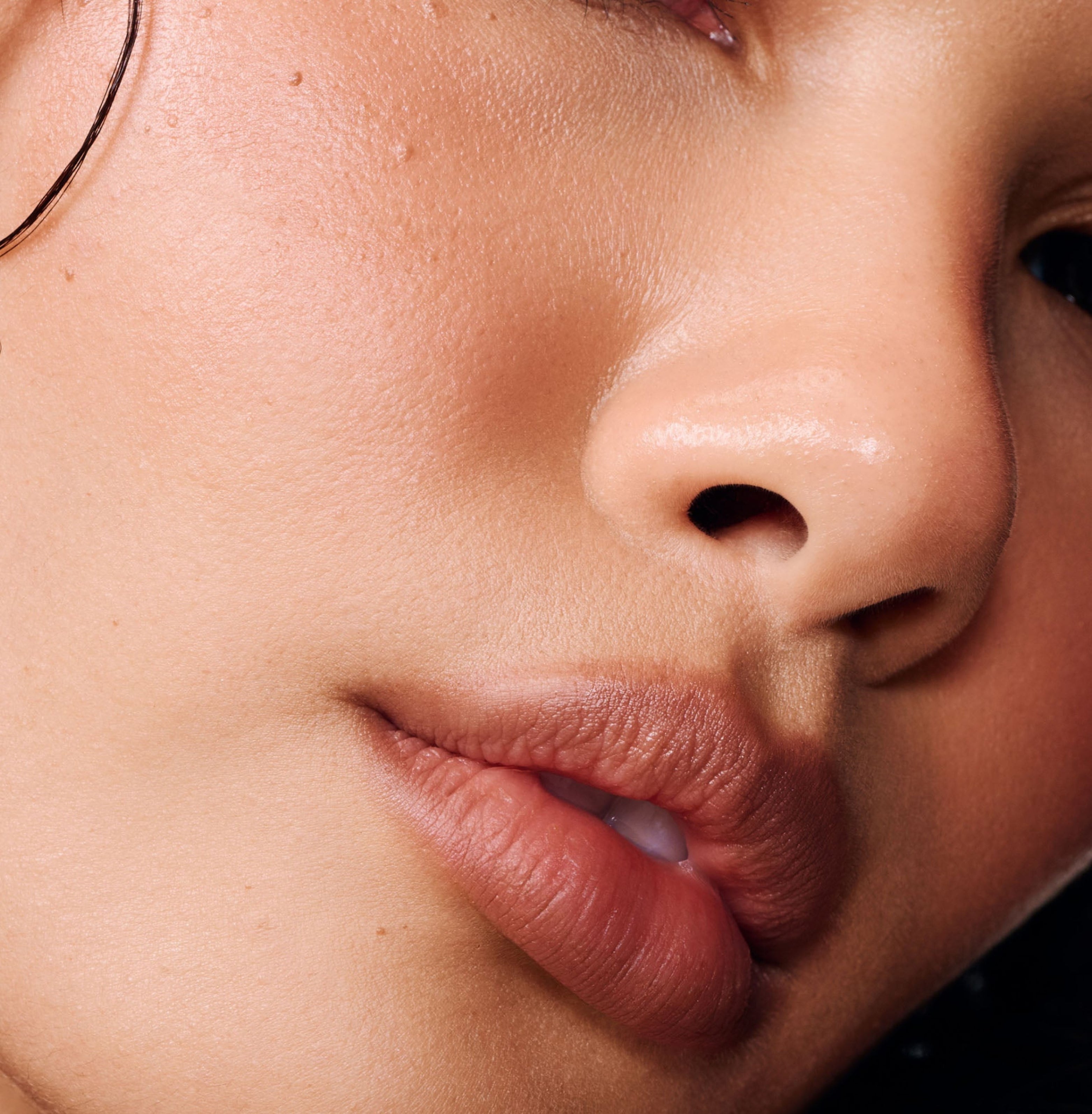 Rhode Peptide Lip Shape 'twist - warm taupe'