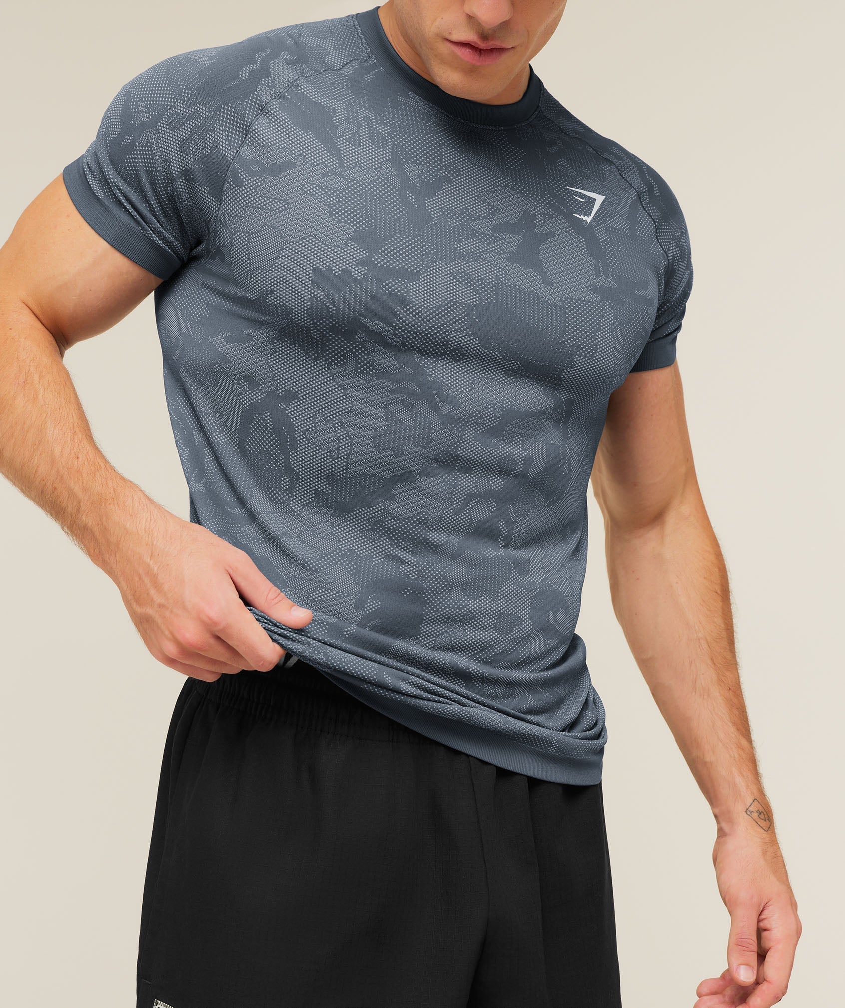 Gymshark Geo Seamless T-Shirt 'Shadow Blue Tranquil Blue'