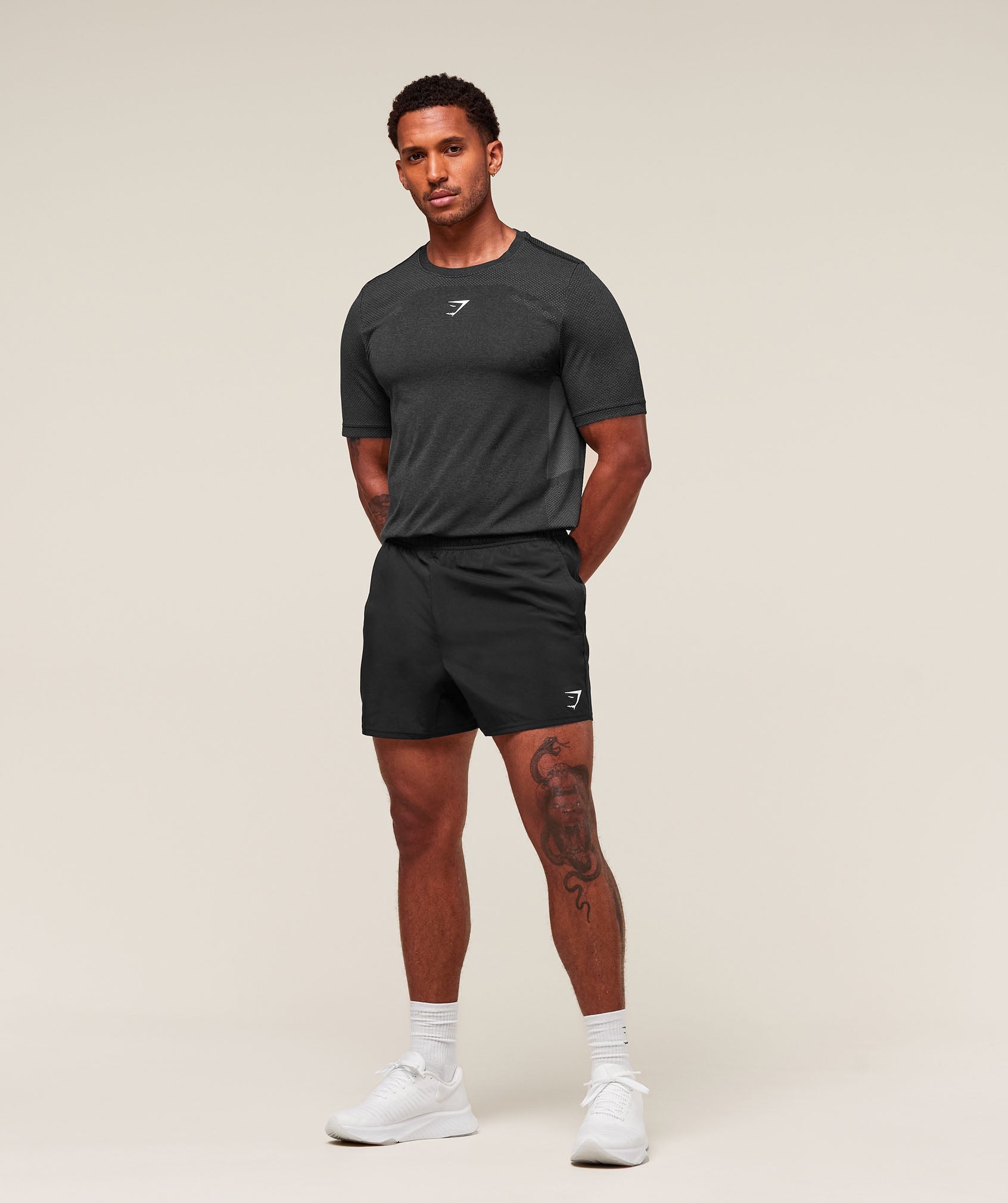 Gymshark Lightweight Seamless T-Shirt 'Black Silhouette Grey'